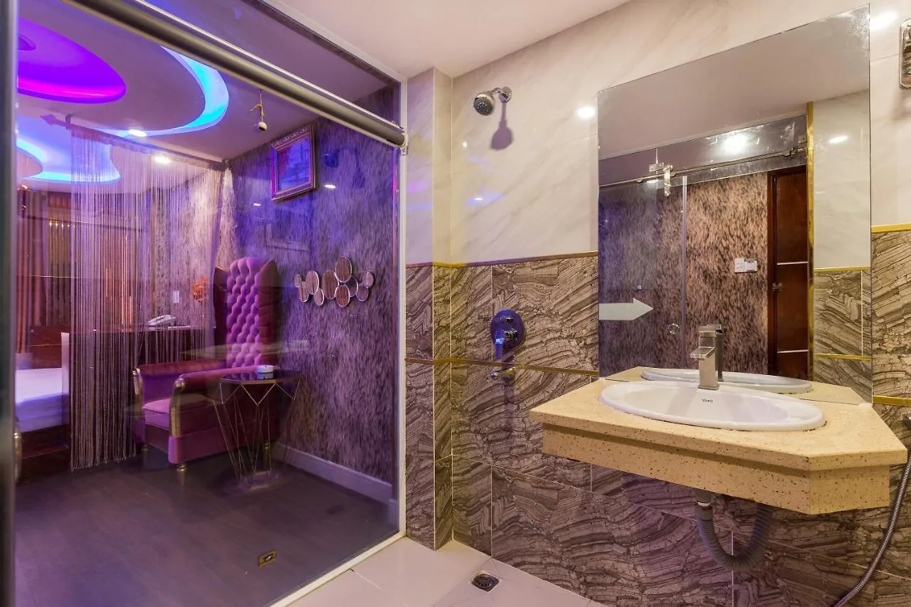 Oyo 1108 Iboss Hotel Ho Chi Minh City
