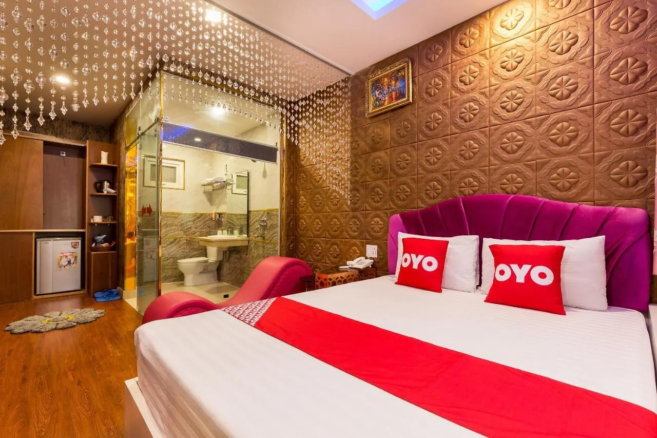 Oyo 1108 Iboss Hotel Ho Chi Minh City