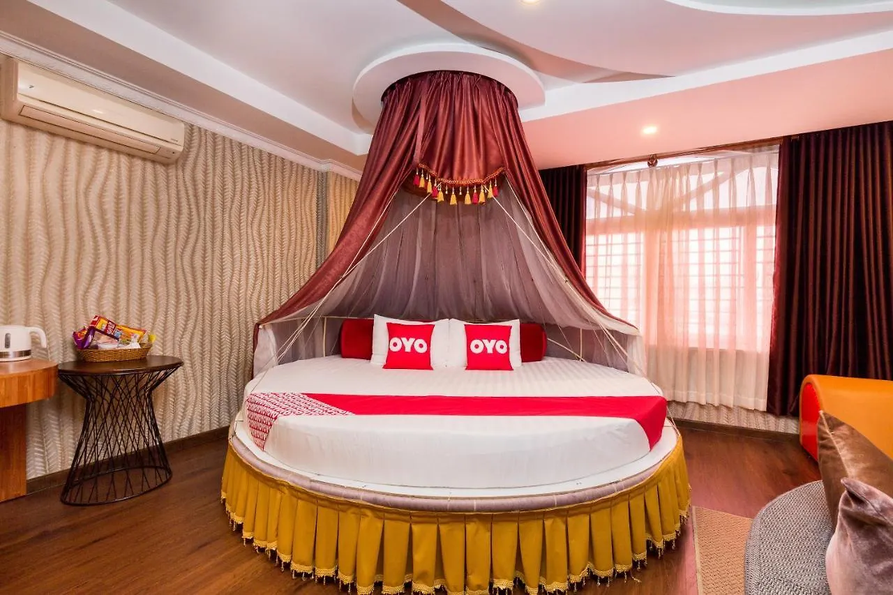 Oyo 1108 Iboss Hotel Ho Chi Minh City