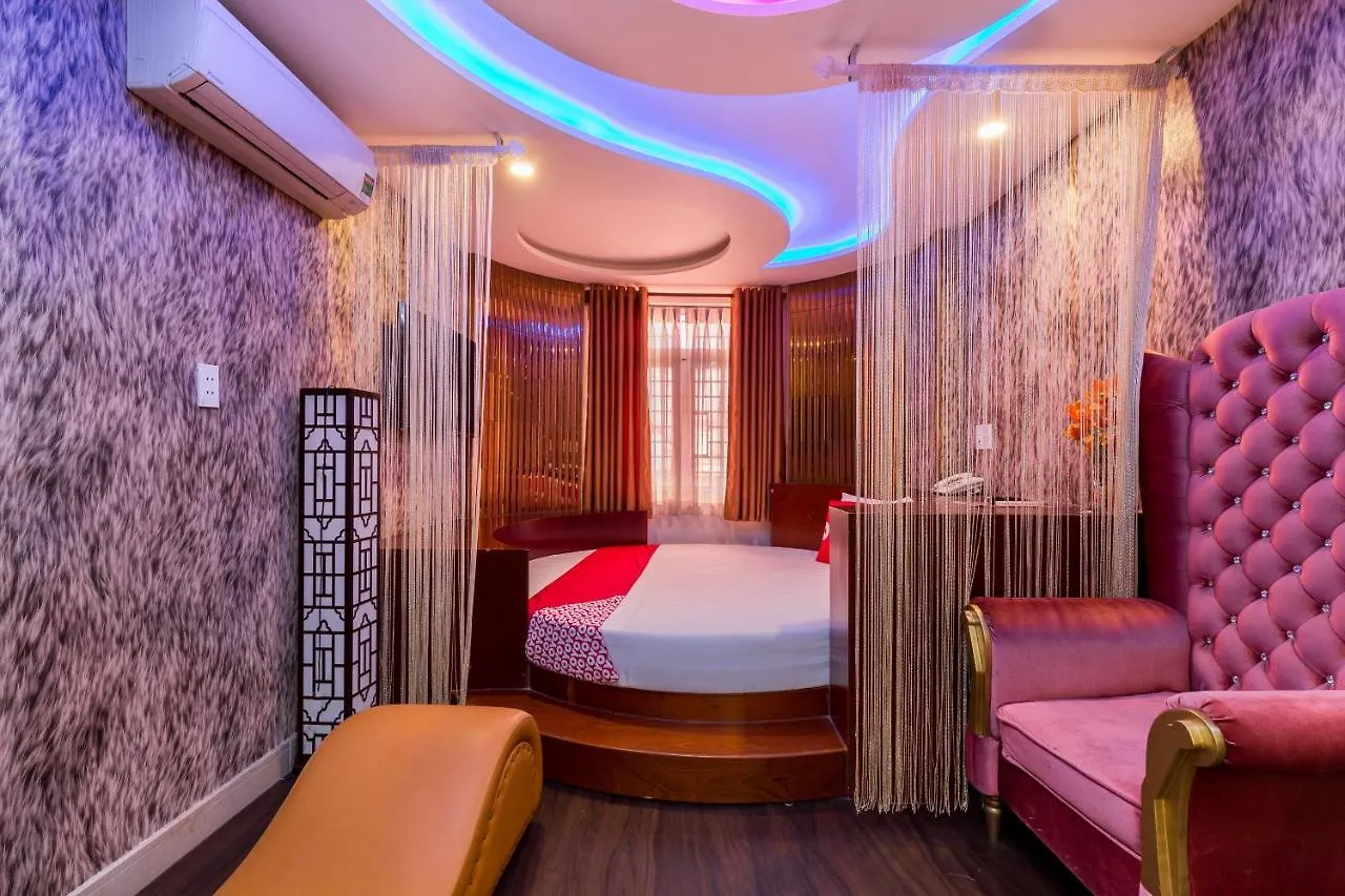Oyo 1108 Iboss Hotel Ho Chi Minh City