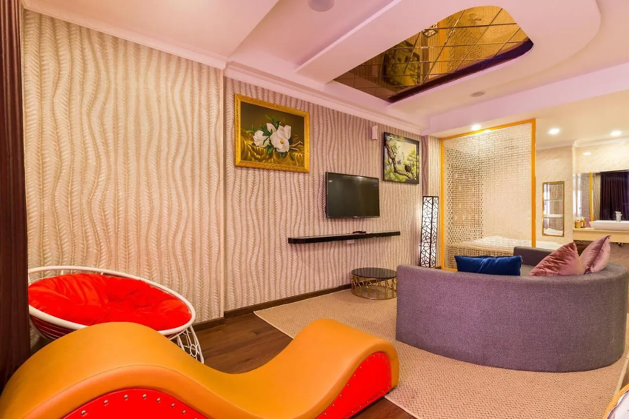 Oyo 1108 Iboss Hotel Ho Chi Minh City 2*,  Vietnam