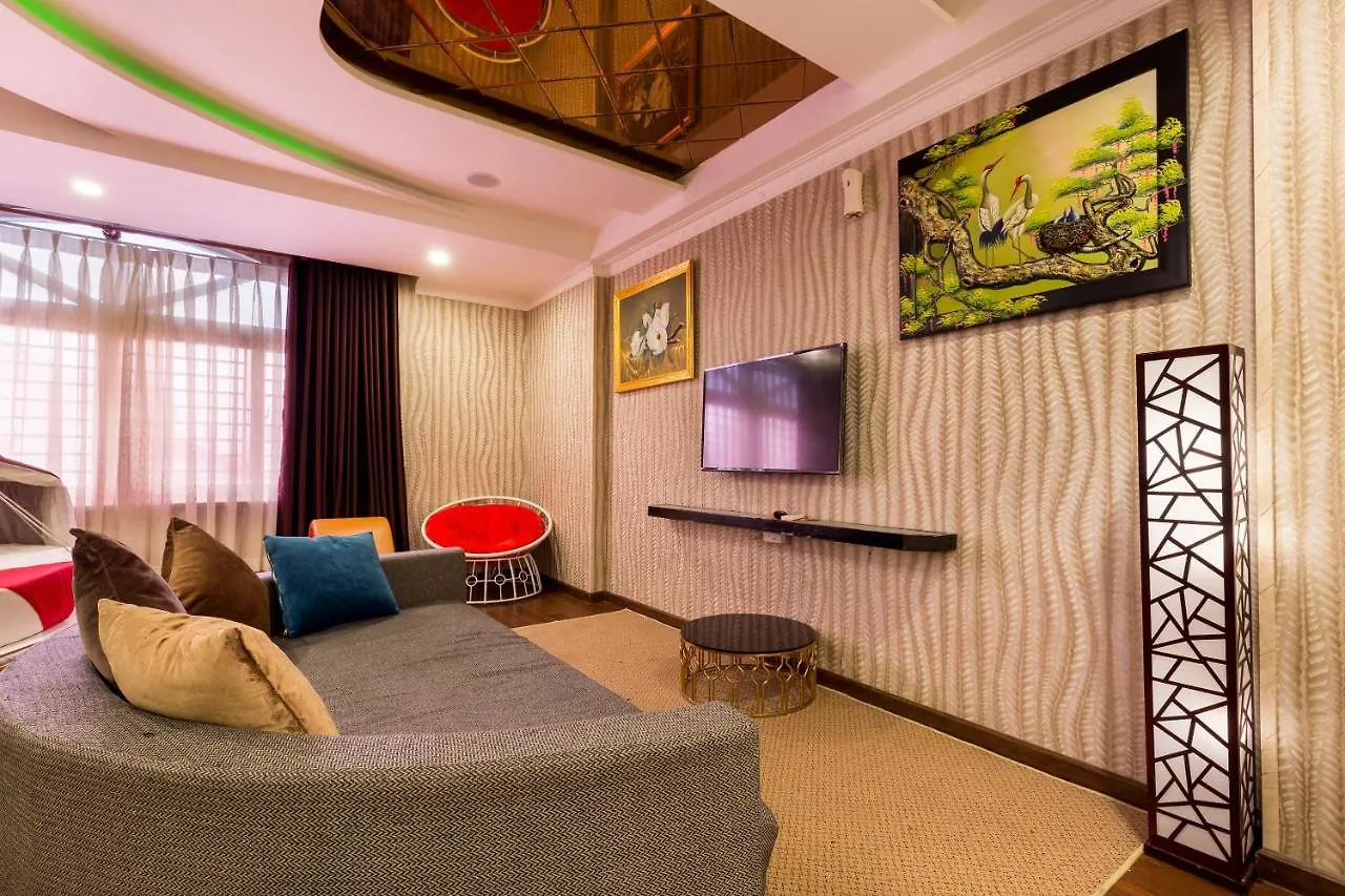 Oyo 1108 Iboss Hotel Ho Chi Minh City