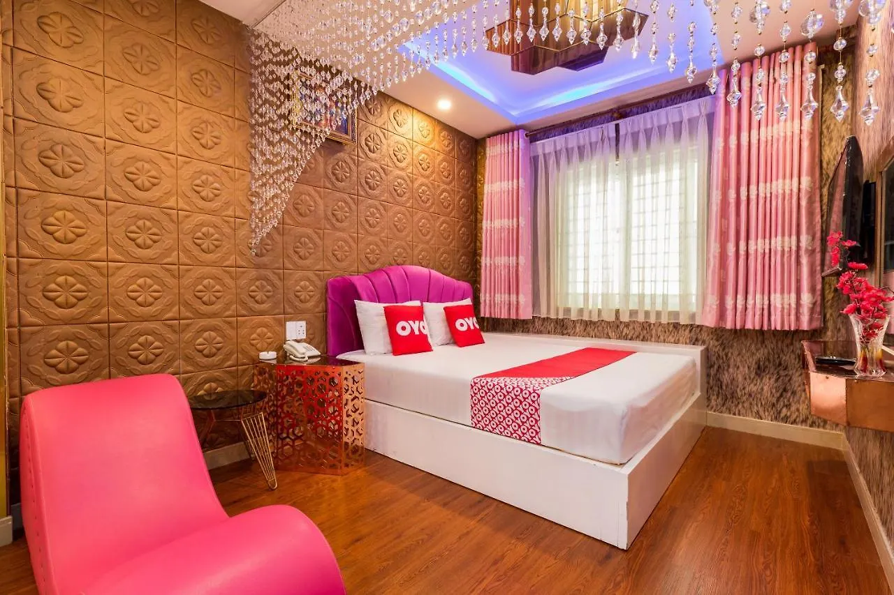 Oyo 1108 Iboss Hotel Ho Chi Minh City
