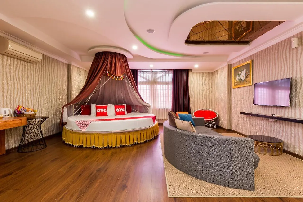 Oyo 1108 Iboss Hotel Ho Chi Minh City
