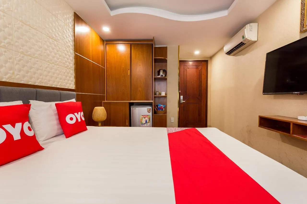 Oyo 1108 Iboss Hotel Ho Chi Minh City
