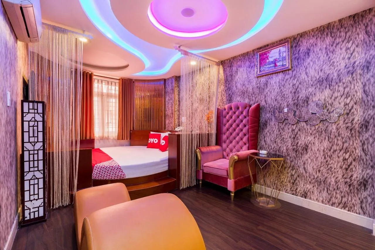 Oyo 1108 Iboss Hotel Ho Chi Minh City