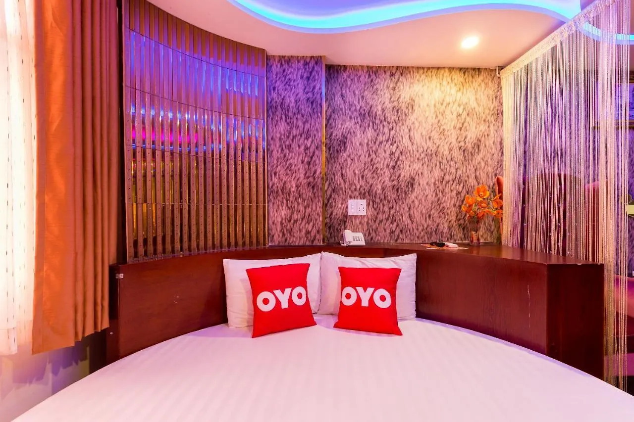 Oyo 1108 Iboss Hotel Ho Či Minovo Město Vietnam